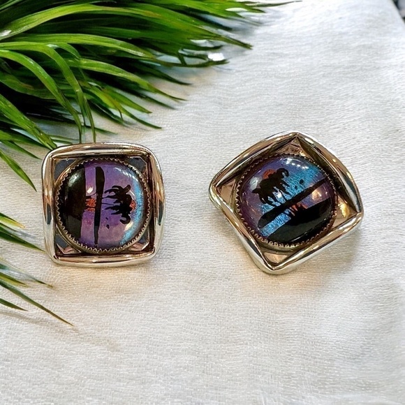 Vintage Butterfly Wing Screw Back Earrings - Picture 1 of 6
